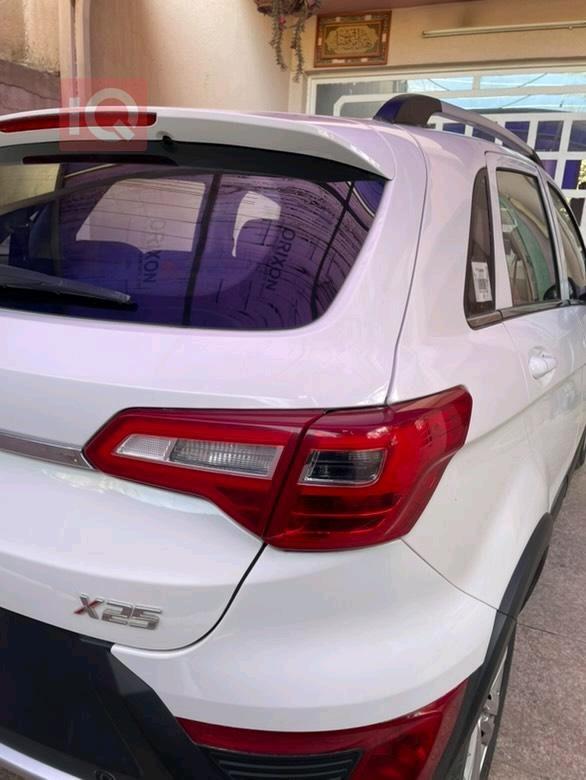 BAIC X25